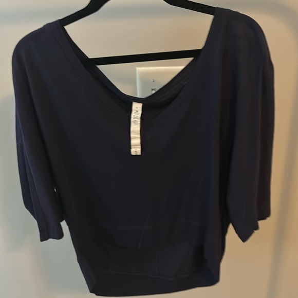 Lululemon navy relax fit yoga top size 4 - Picture 1 of 4